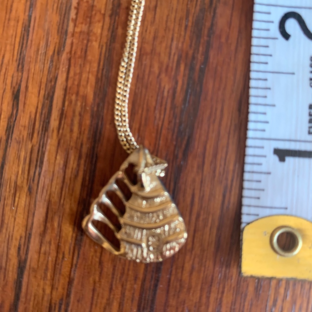 Abalone Shell Gold Necklace - Picture 4 of 5